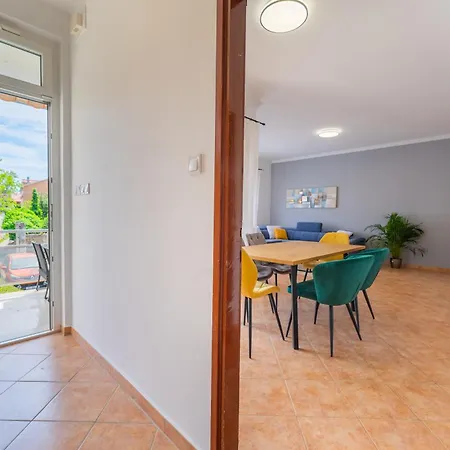 Family Apartment *