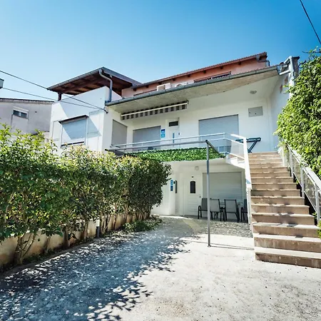 Family Apartman